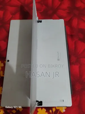 Laptop 4GB SSHD + 128GB SSD