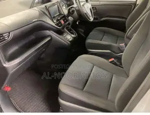 Toyota Noah 2.0 Front Wheel Drive (8 Seater) 2021 Silver