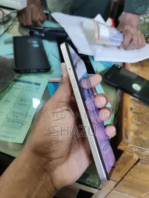 ওপ্পো এ৭৭এস ১২৮ জিবি ইয়েলো