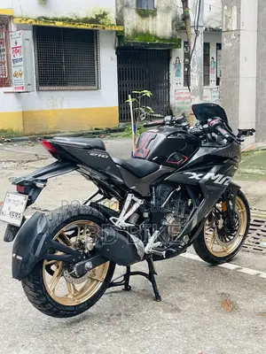 Hero Karizma XMR 210 2024 Black