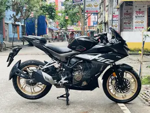Hero Karizma XMR 210 2024 Black