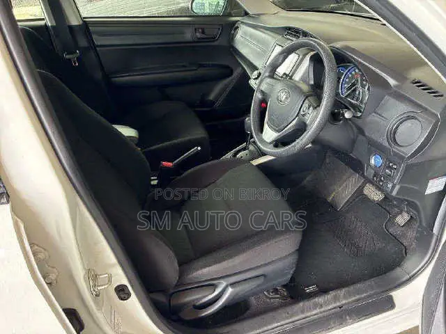Toyota Corolla Fielder 2021 White