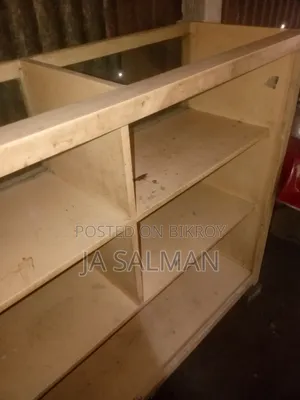 দোকানের রেক বিক্রি।