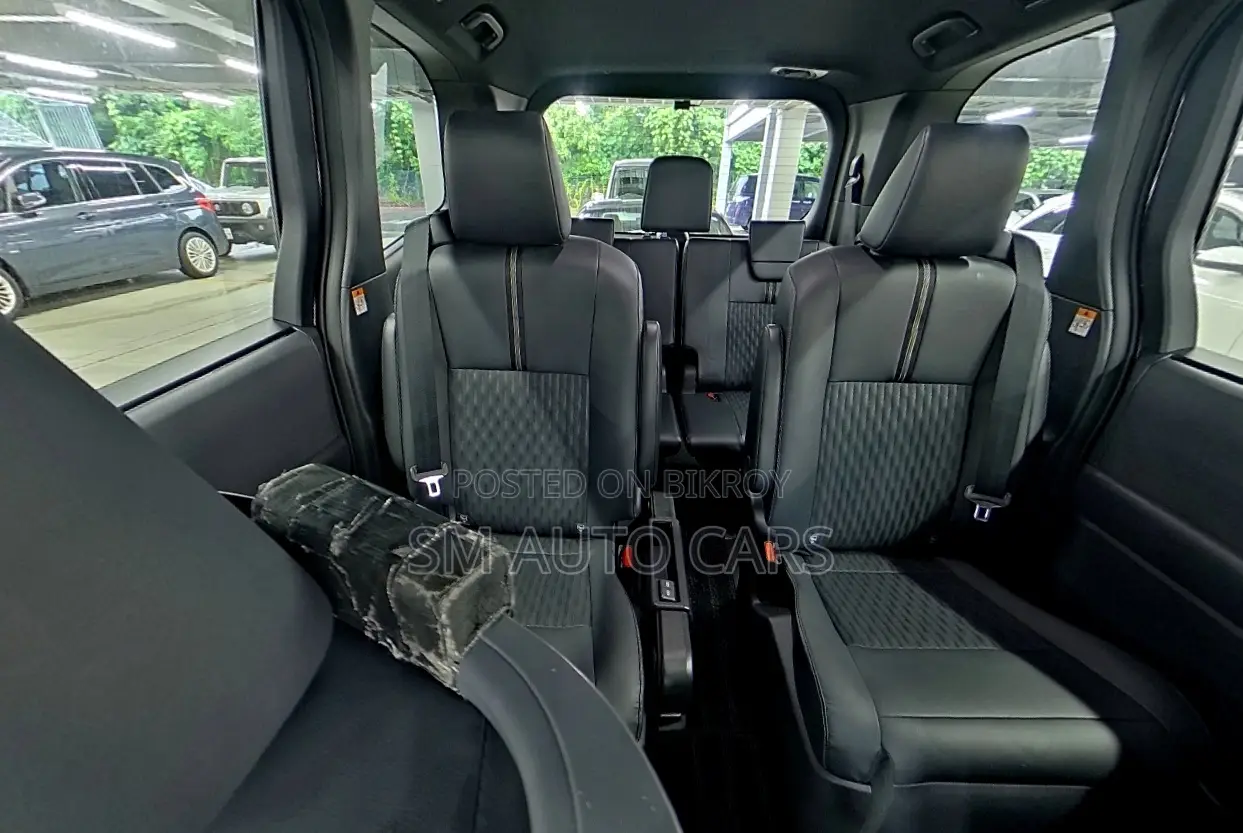 Toyota Noah 2022 Black