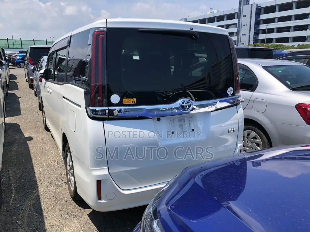Toyota Noah 2021 Pearl