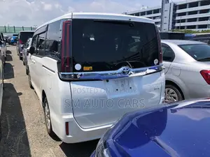 Toyota Noah 2021 Pearl