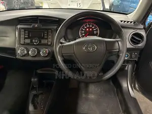 টয়োটা এক্সিও ২০২১ সিলভার
