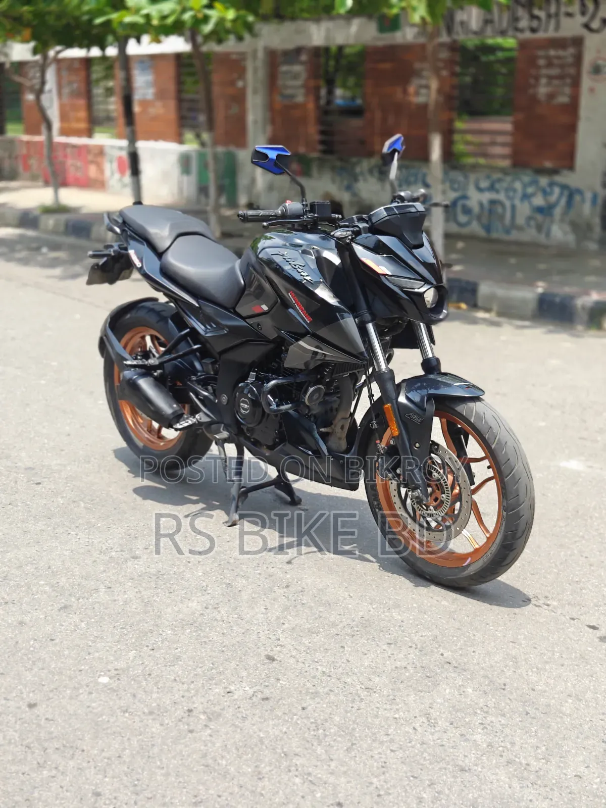 বাজাজ পালসার এনএস ১৬০ ২০২৪ কালো