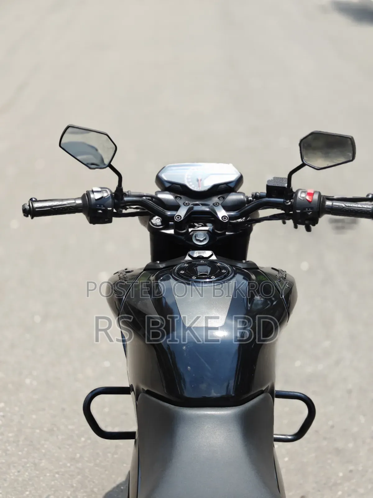বাজাজ পালসার এনএস ১৬০ ২০২৪ কালো