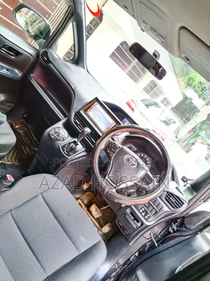 টয়োটা নোয়া ২০১৪ মেরুন