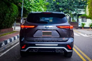Toyota Highlander Platinum 2022 Gray