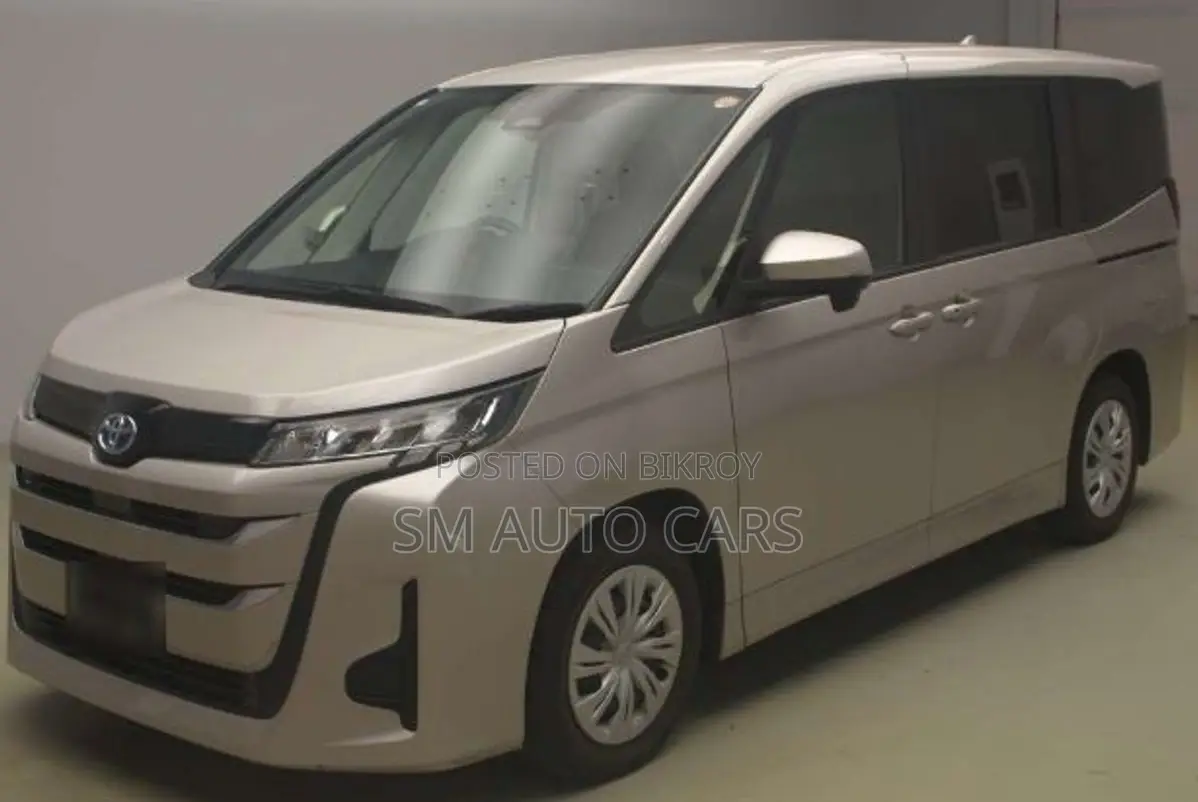 Toyota Noah 2022 Beige