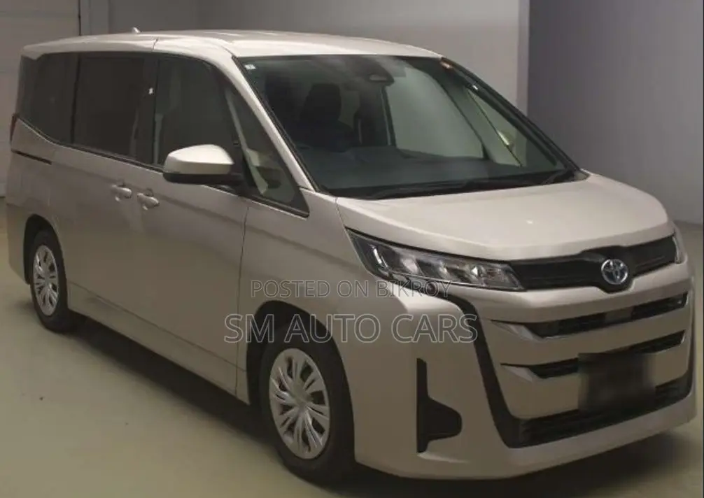 Toyota Noah 2022 Beige
