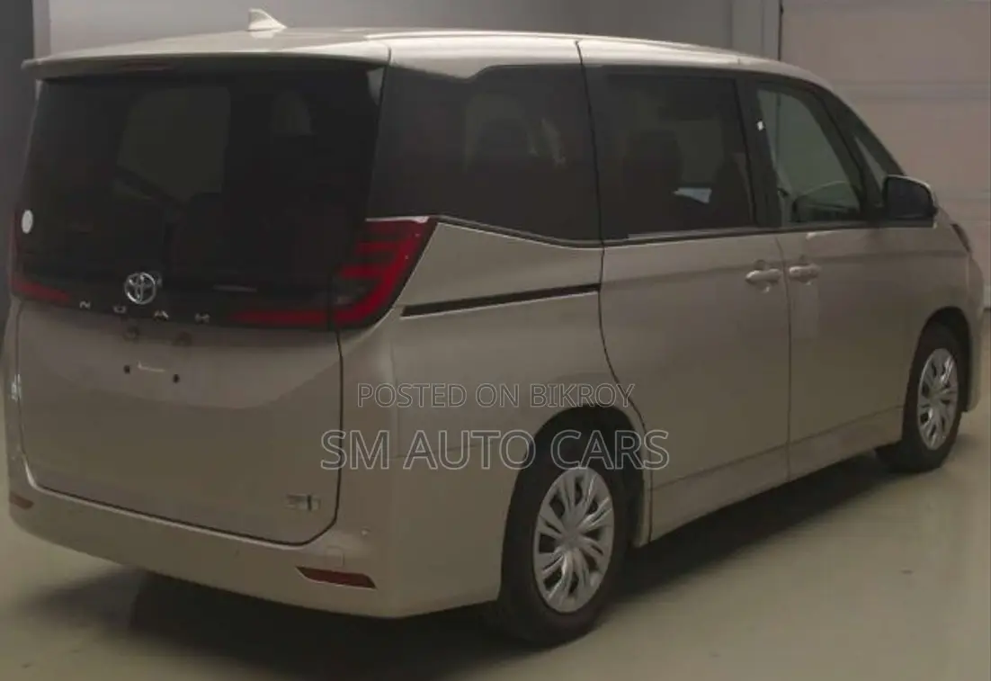 Toyota Noah 2022 Beige