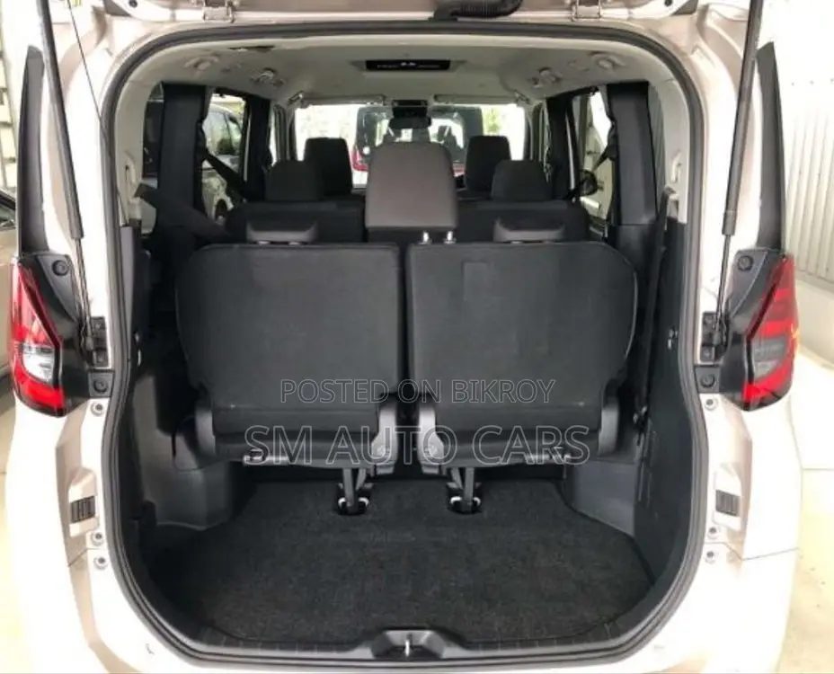 Toyota Noah 2022 Beige