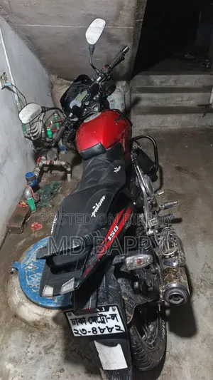 Bajaj Pulsar 150 2013 Red