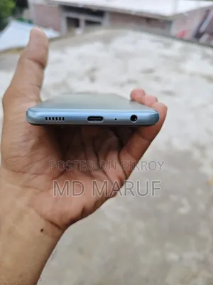 স্যামসাং গ্যালাক্সি এম৩৩ ৫জি ১২৮ জিবি সিলভার