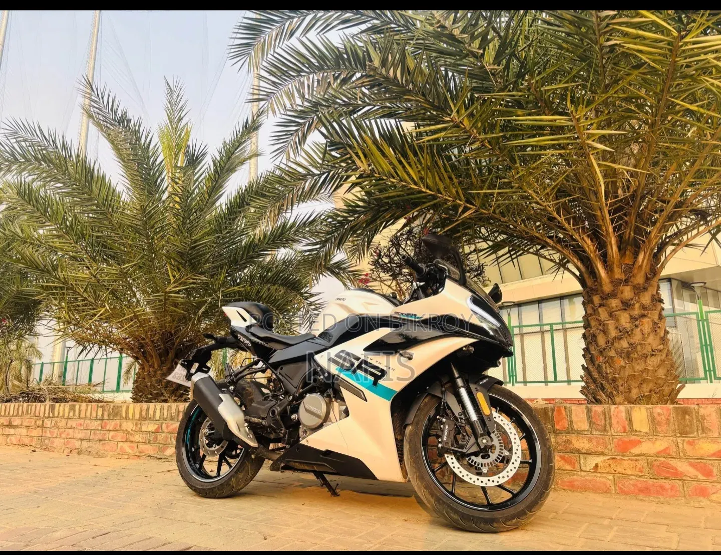 CFMoto 300SR 2025 White