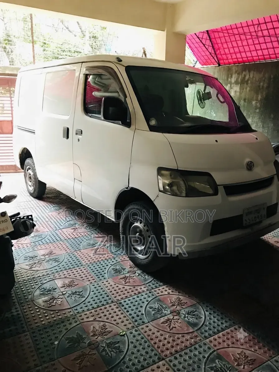 Toyota TownAce 2012 White
