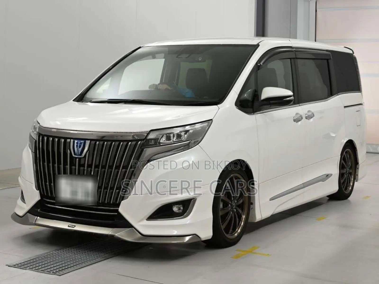 Toyota Esquire 2021 Pearl
