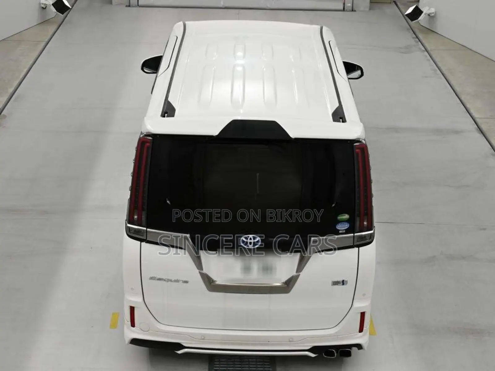 Toyota Esquire 2021 Pearl