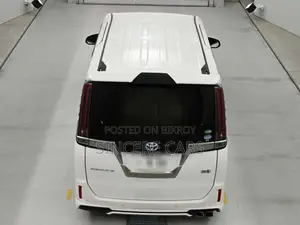 Toyota Esquire 2021 Pearl