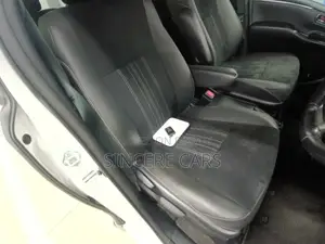 Toyota Esquire 2021 Pearl