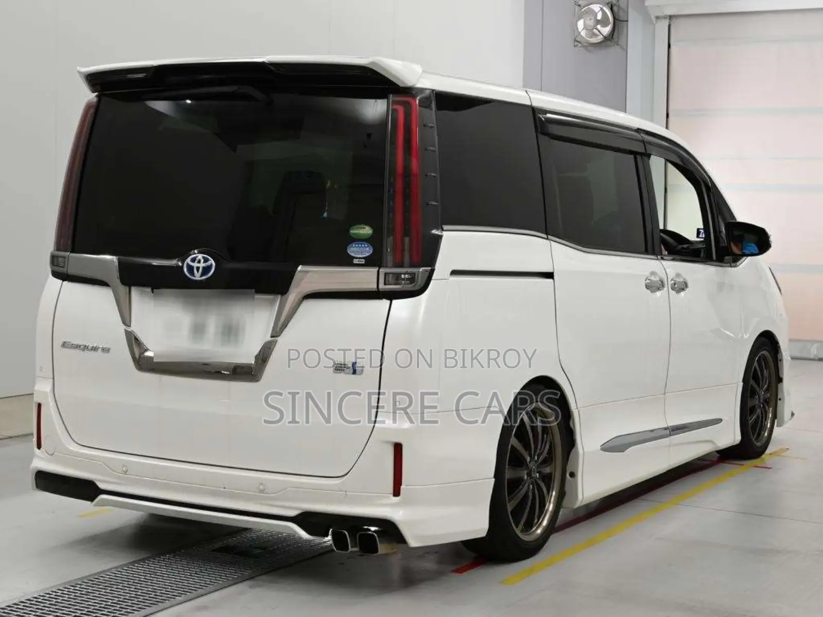Toyota Esquire 2021 Pearl