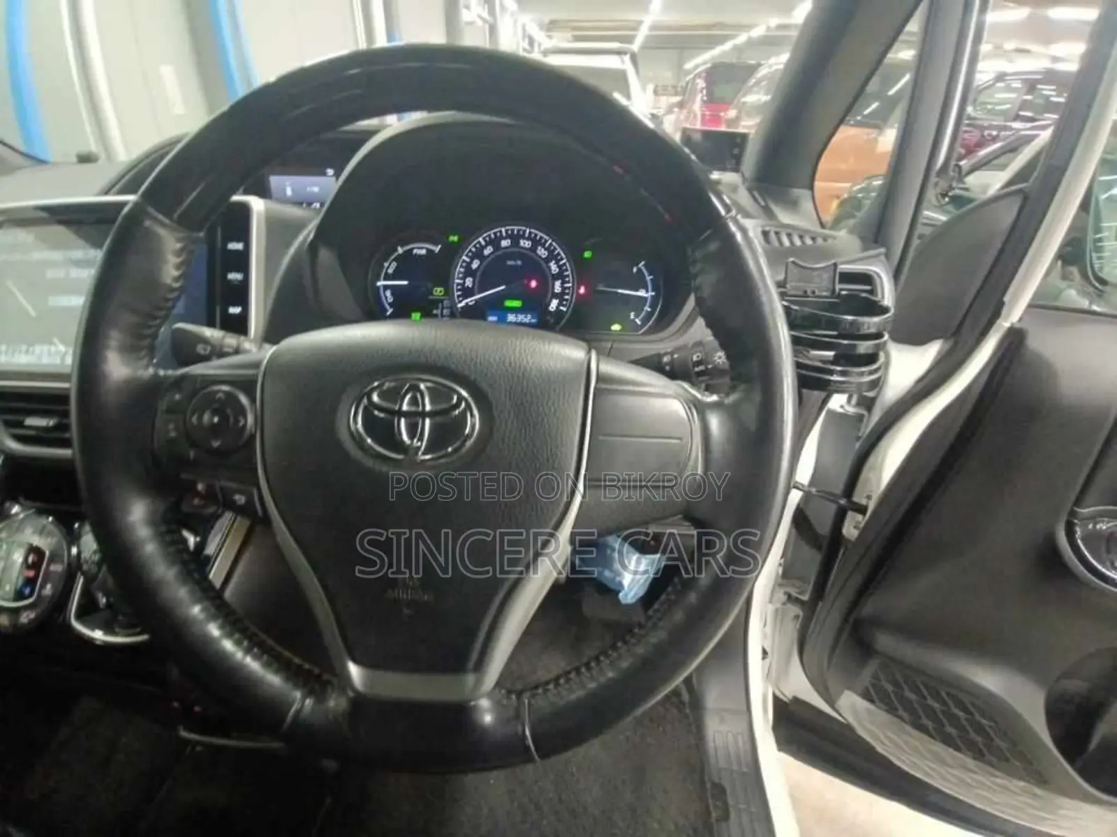 Toyota Esquire 2021 Pearl