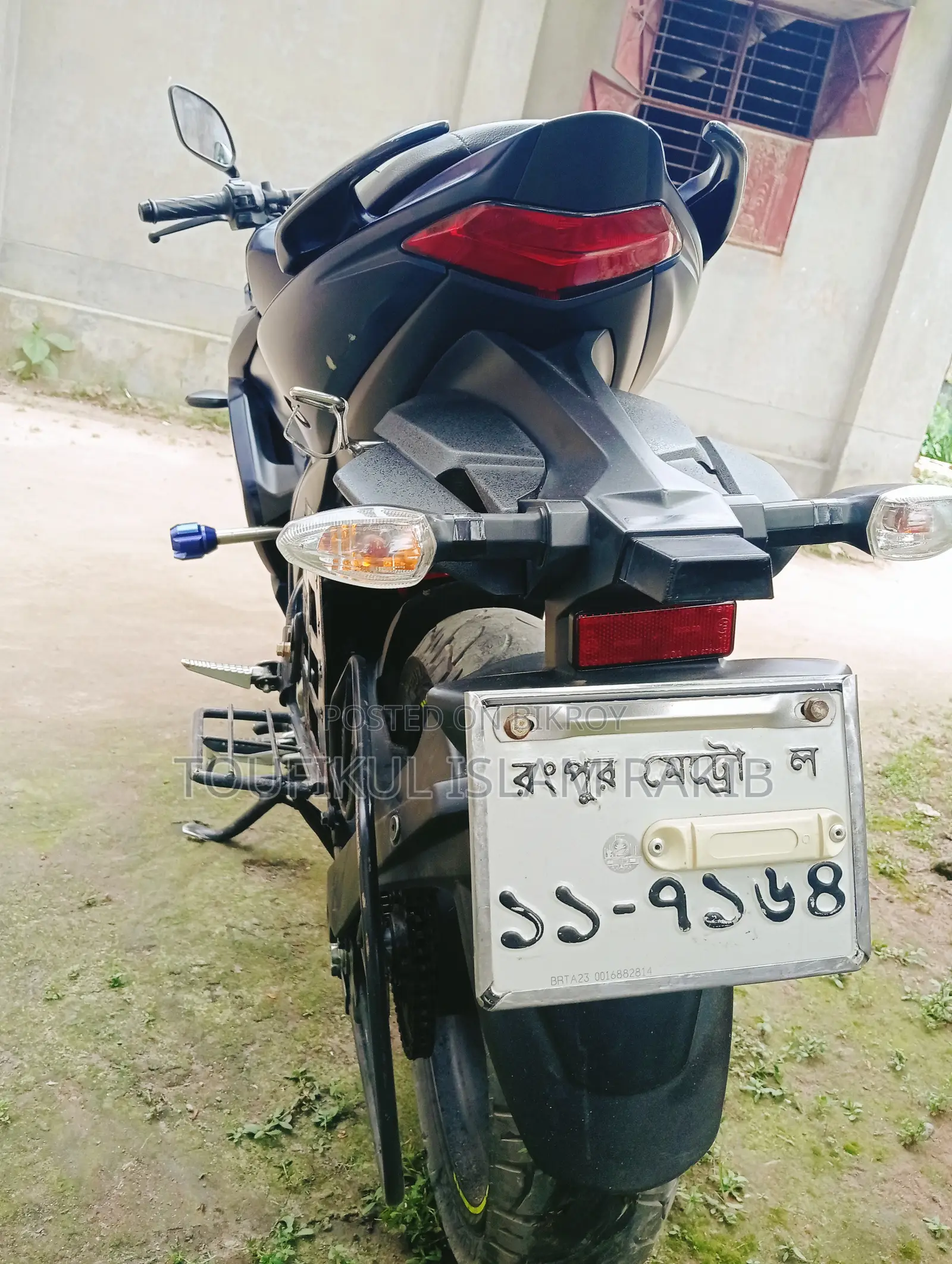 সুজুকি জিক্সার এসএফ ২০২৪ নীল
