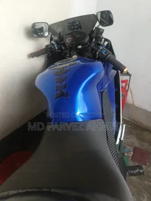 ইয়ামাহা ২০১৭ নীল
