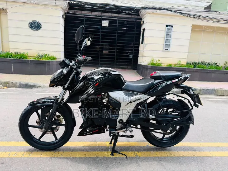 TVS Apache RTR 160 4V 2024 Black