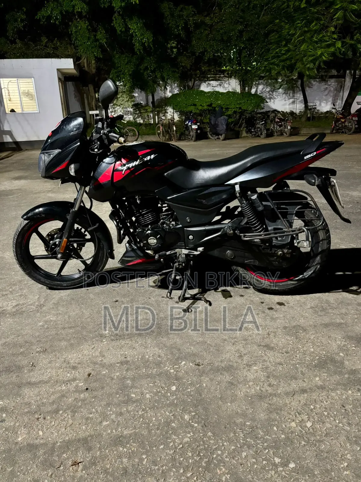 বাজাজ পালসার ১৫০ ২০২২ লাল