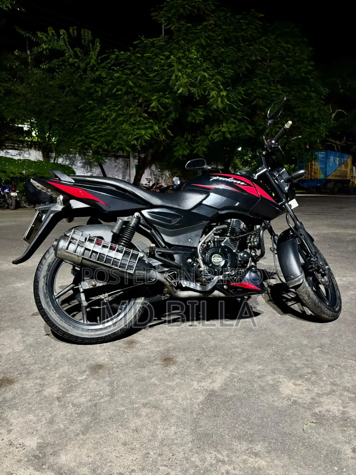 বাজাজ পালসার ১৫০ ২০২২ লাল