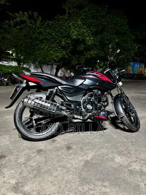 বাজাজ পালসার ১৫০ ২০২২ লাল