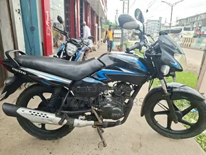 টিভিএস মেট্রো ২০০৯ কালো