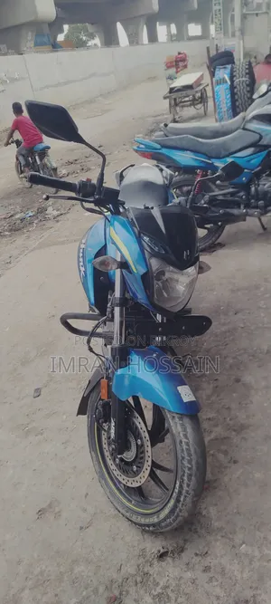 হিরো হিরো হাঙ্ক ১৫০আর ডুয়াল ডিস্ক এবিএস ২০২১ নীল