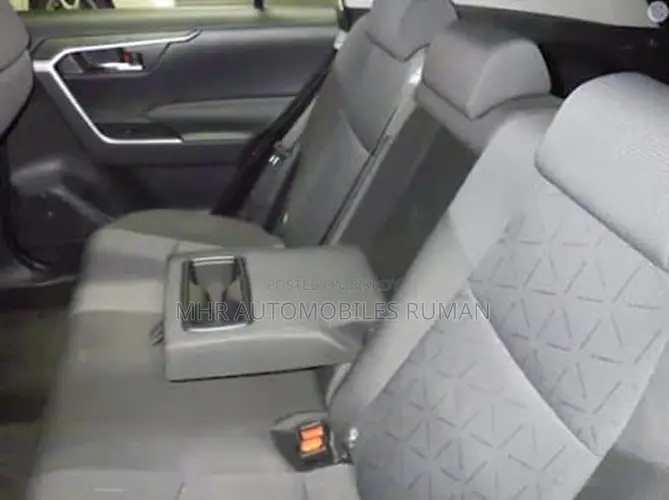 Toyota RAV4 2021 Pearl