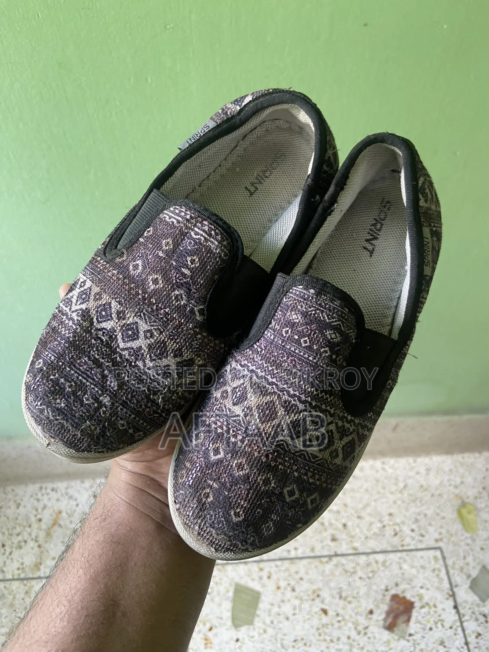 Apex Sneaker