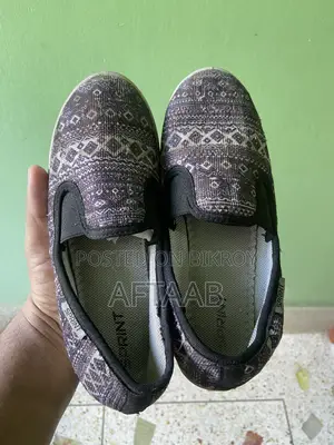 Apex Sneaker