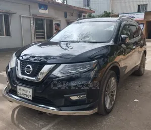 নিসান এক্স-ট্রেইল ২.০ হাইব্রিড এফডব্লিউডি ২০১৮ কালো
