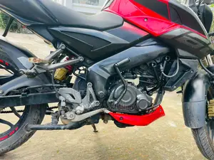 বাজাজ পালসার এনএস ১৬০ ২০২০ লাল