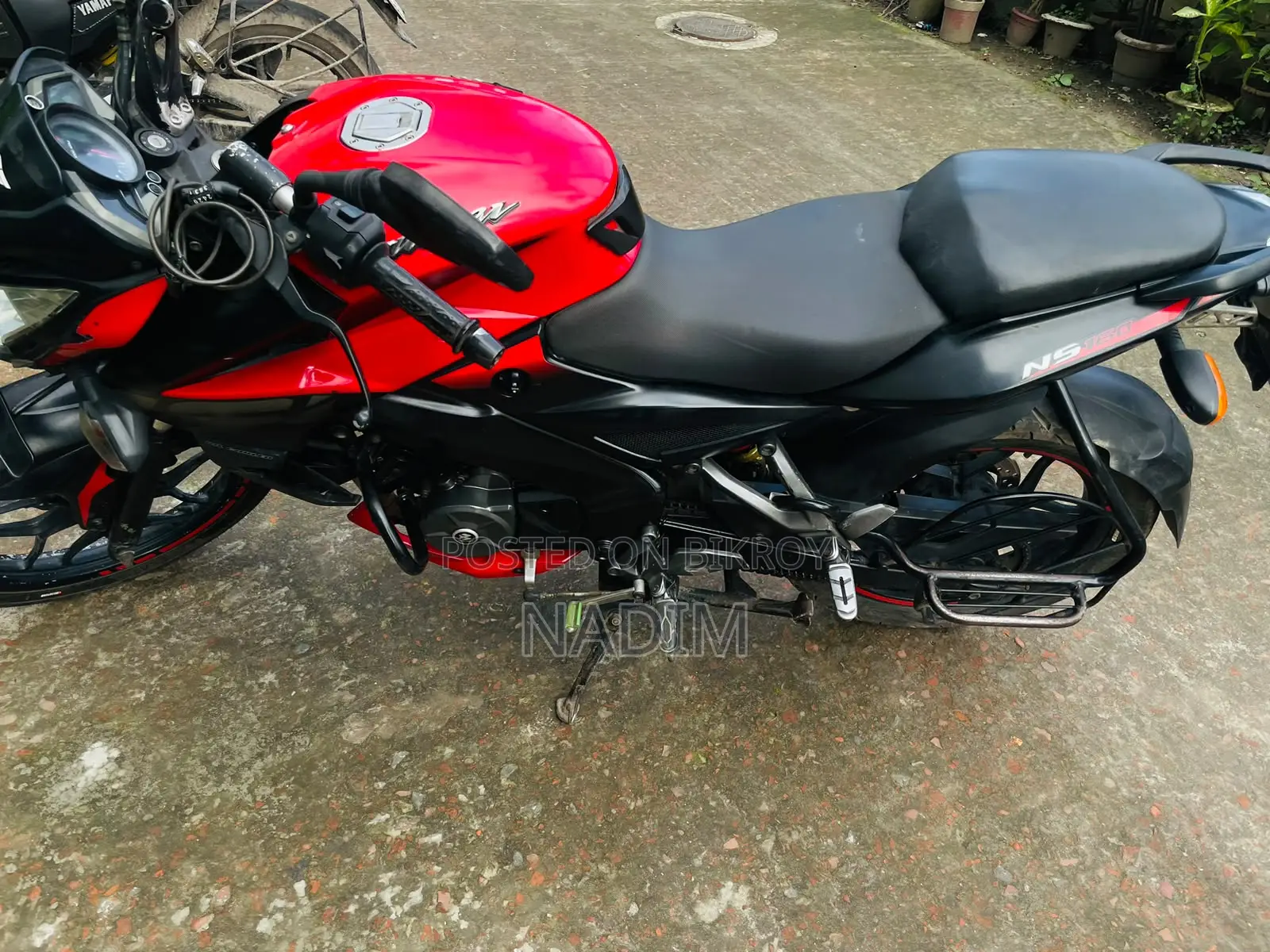 বাজাজ পালসার এনএস ১৬০ ২০২০ লাল