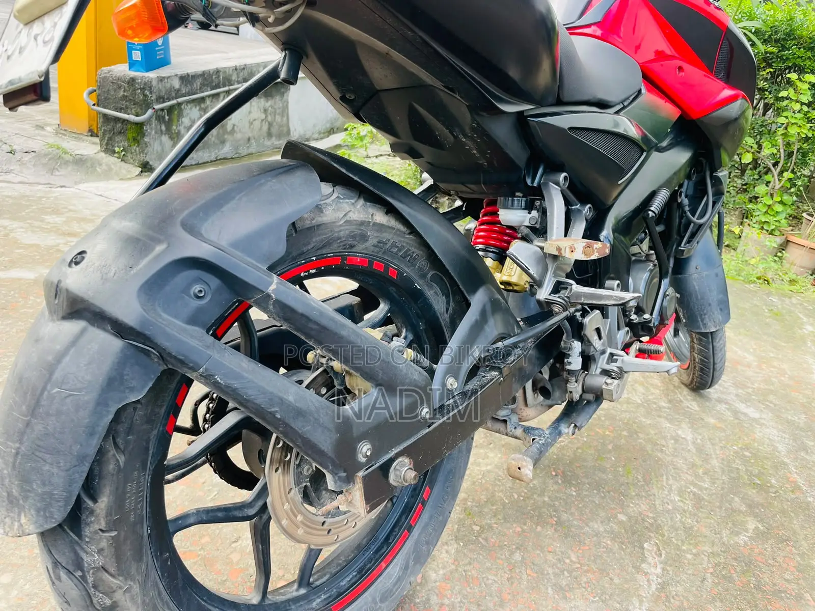 বাজাজ পালসার এনএস ১৬০ ২০২০ লাল