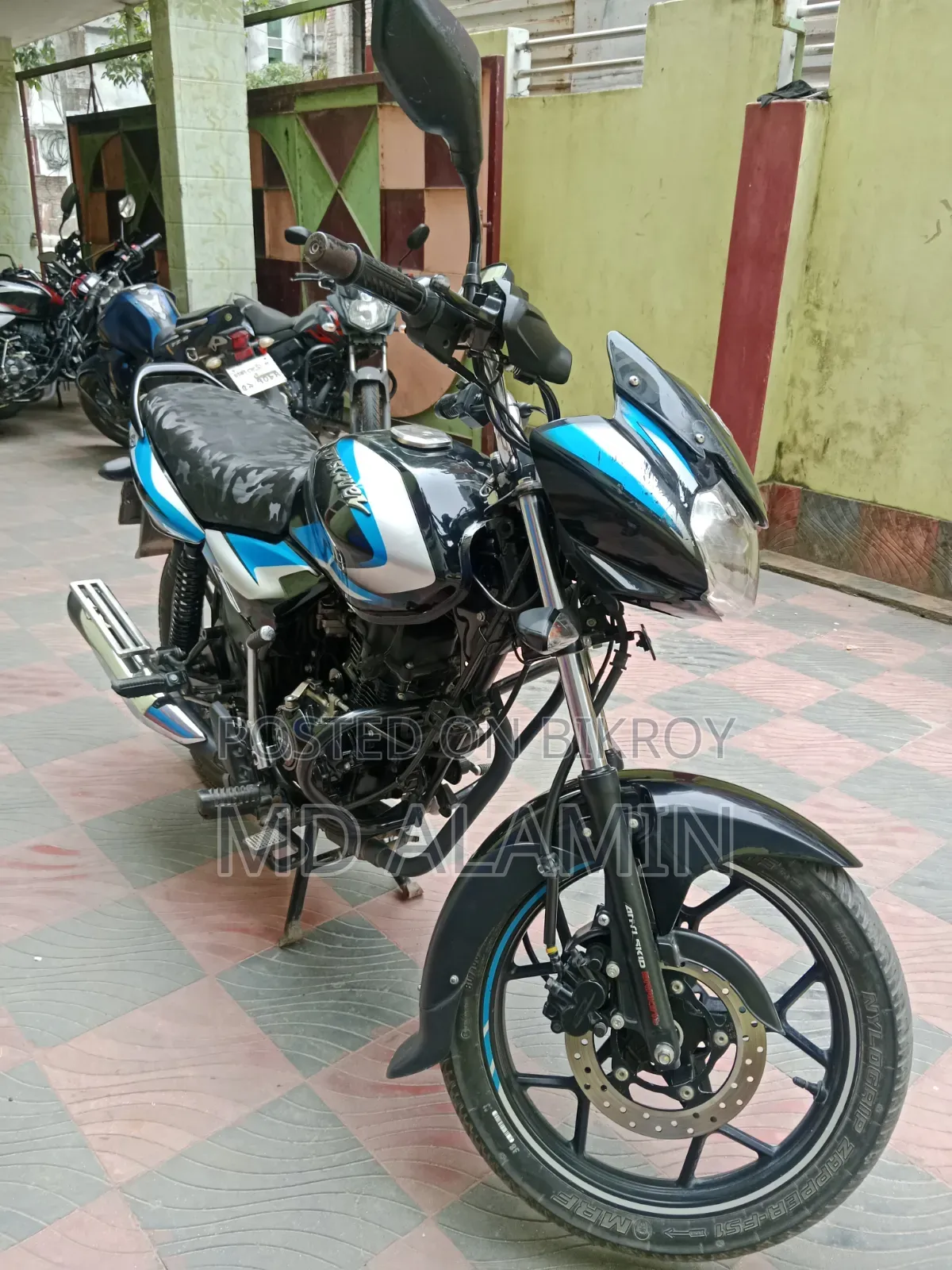 Bajaj Discover 125 2022 Black