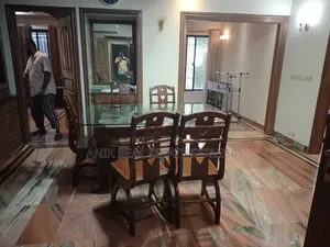 গুলশানের অনিক রিয়েল এস্টেটে ৩ বেডরুমের ফার্নিশড অ্যাপার্টমেন্ট ভাড়ার জন্য