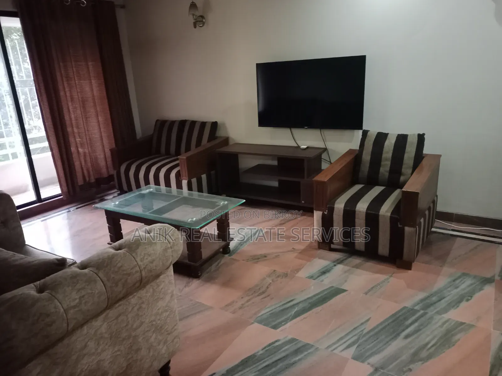 গুলশানের অনিক রিয়েল এস্টেটে ৩ বেডরুমের ফার্নিশড অ্যাপার্টমেন্ট ভাড়ার জন্য