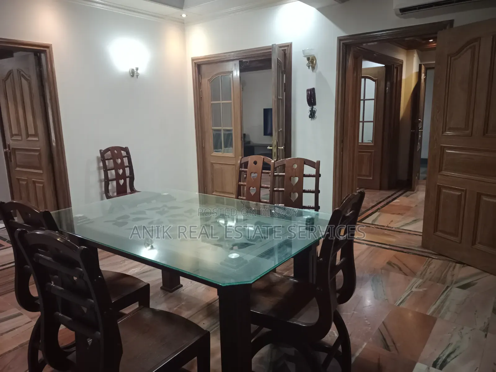 গুলশানের অনিক রিয়েল এস্টেটে ৩ বেডরুমের ফার্নিশড অ্যাপার্টমেন্ট ভাড়ার জন্য