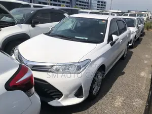 টয়োটা অ্যাক্সিও ২০২১ সাদা