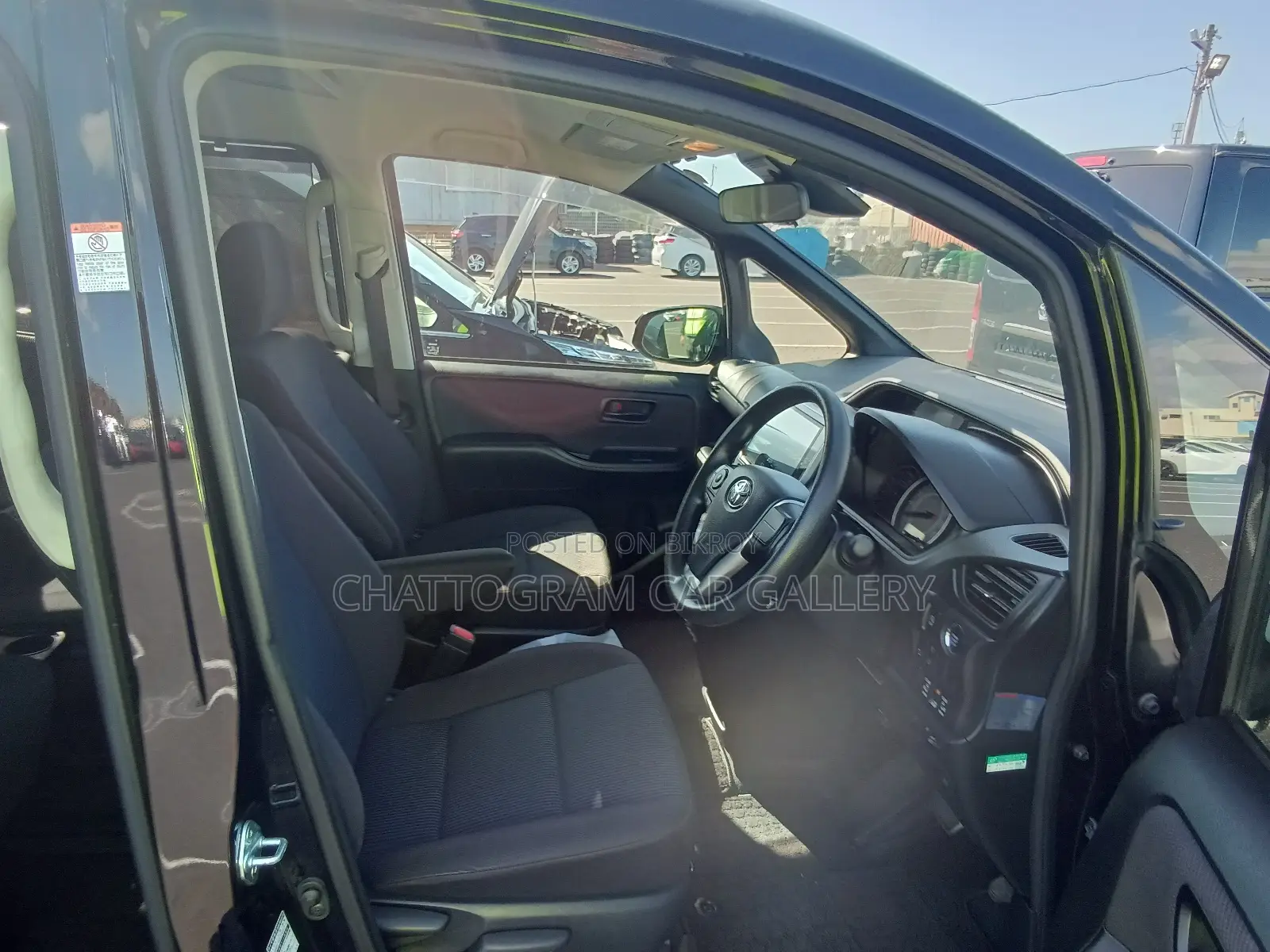 Toyota Noah 2021 Black